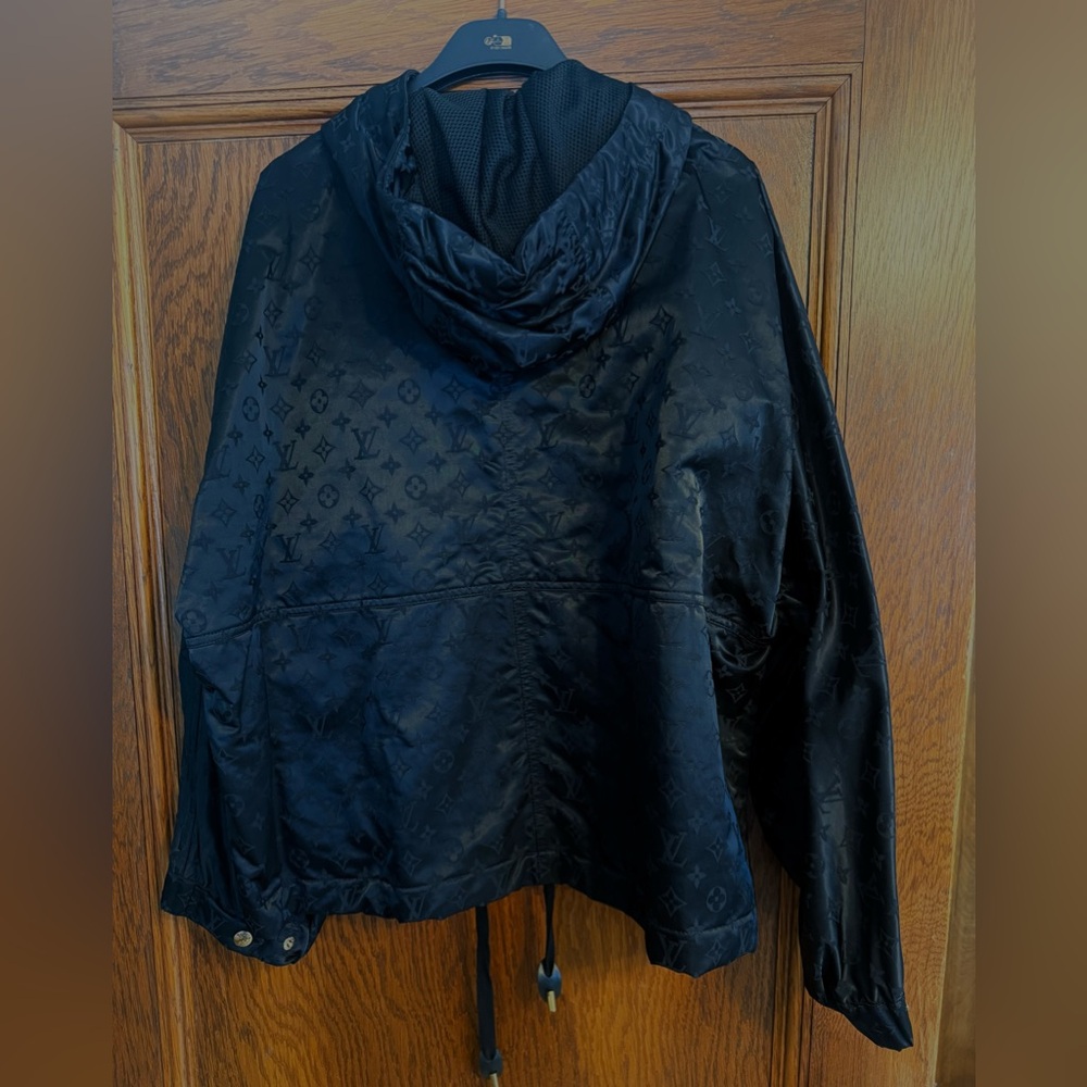 Louis Vuitton Shiny Monogram Short Parka in Midnight Navy - Picture 5 of 11